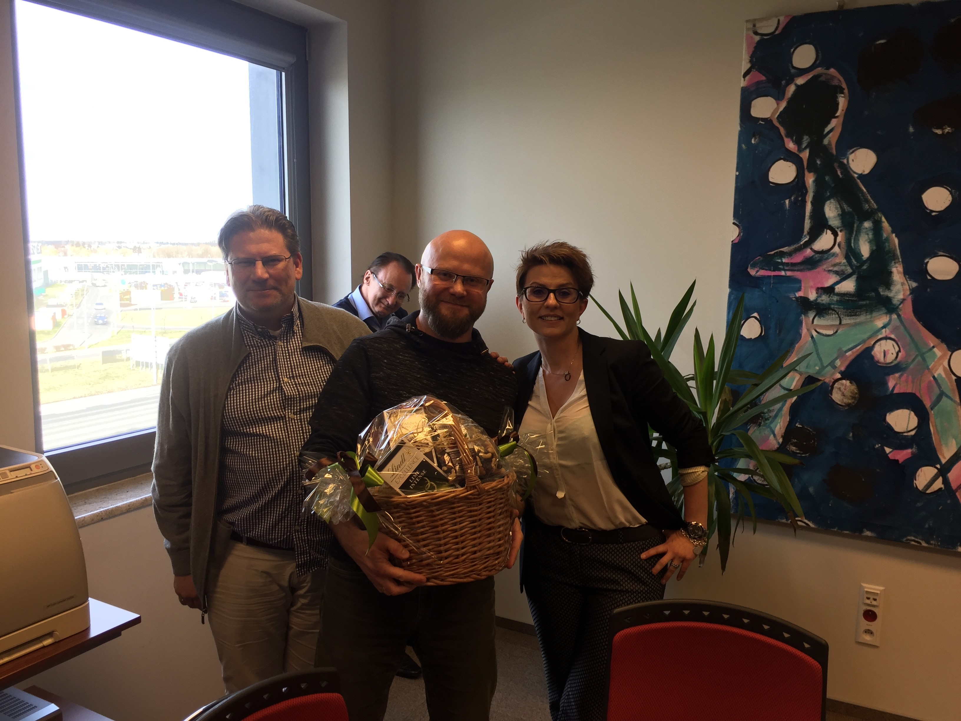 Claus Frank and Monika Martynkiewicz-Frank with Rafał Stróżyk celebrating his 5 years at getsix®
