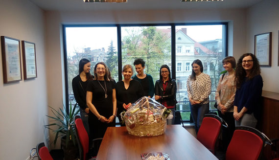Marlena celebrating 5 years at getsix® with a gift basket