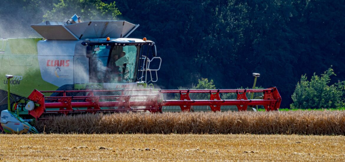 Hot European summer 2018 drought impact on farmers – combine harvester and agricultural sector challenges