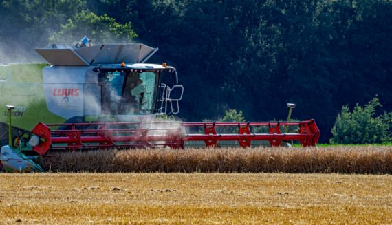 Hot European summer 2018 drought impact on farmers – combine harvester and agricultural sector challenges