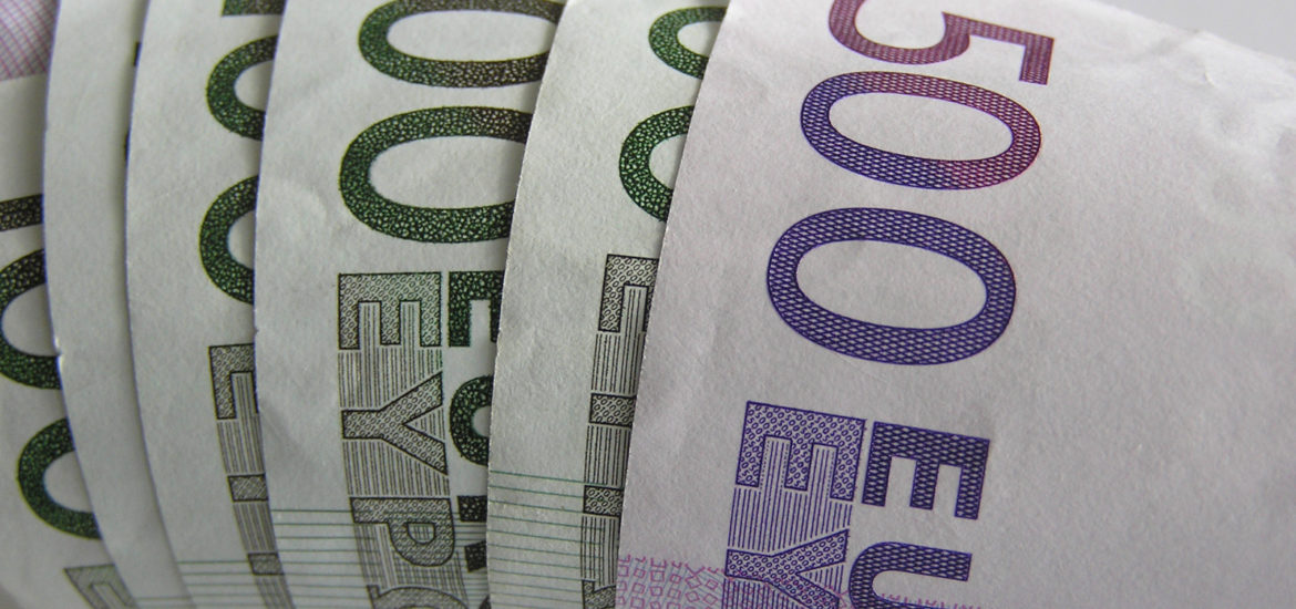 €100 and €500 banknotes